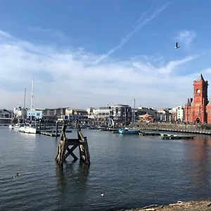 quayside-apartment-in-cardiff-bay.cardiffhotelswales.com/